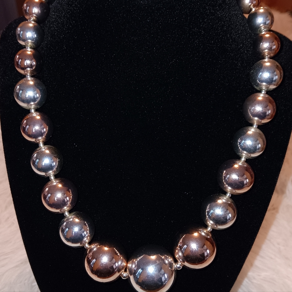 Elegant Silver Color  Beaded Necklace